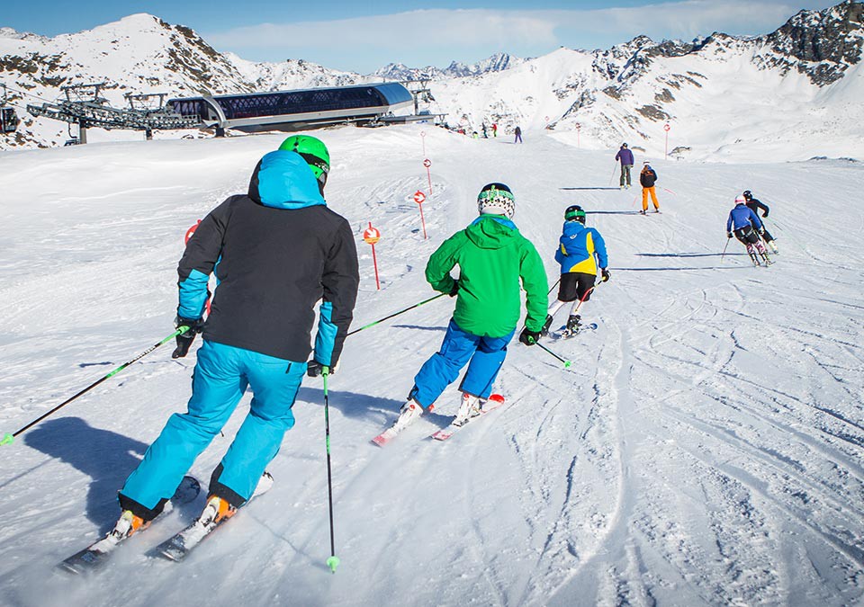 Group Ski Holidays 2024 & 2025 Group Ski Deals Skiworld